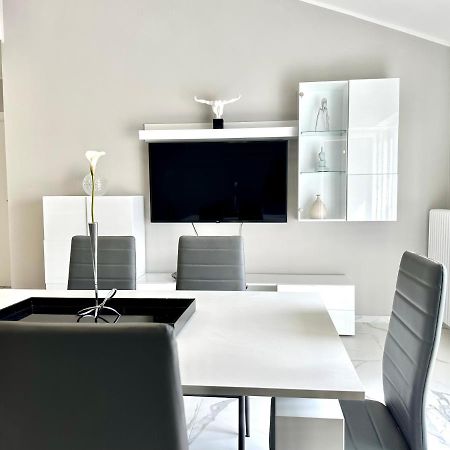 Donnino Apartments Fidenza Bagian luar foto