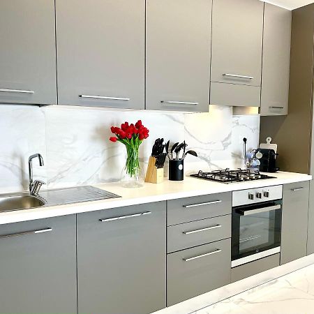 Donnino Apartments Fidenza Bagian luar foto