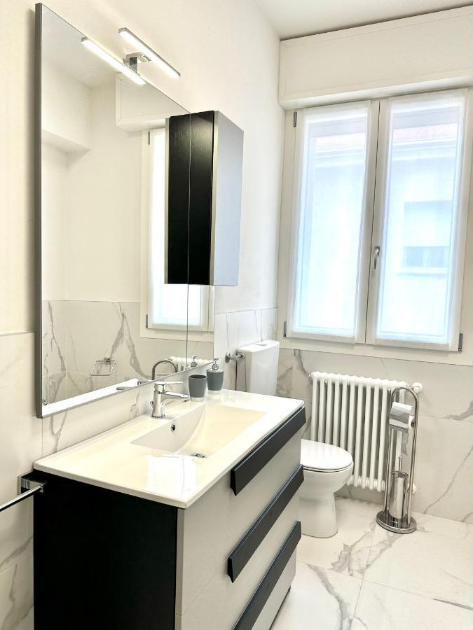 Donnino Apartments Fidenza Bagian luar foto