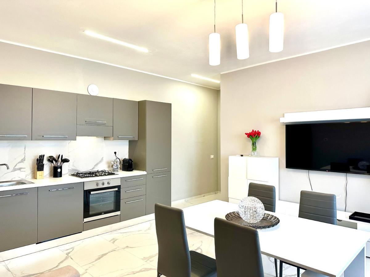 Donnino Apartments Fidenza Bagian luar foto