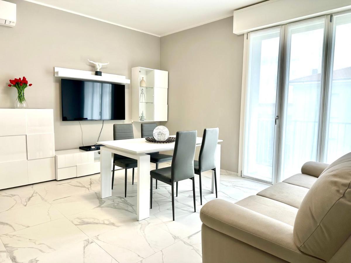 Donnino Apartments Fidenza Bagian luar foto