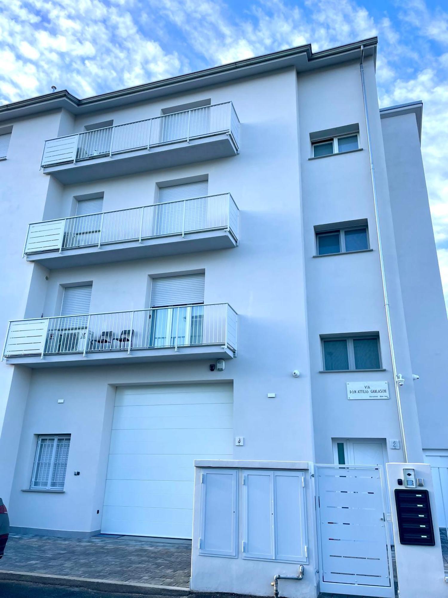 Donnino Apartments Fidenza Bagian luar foto