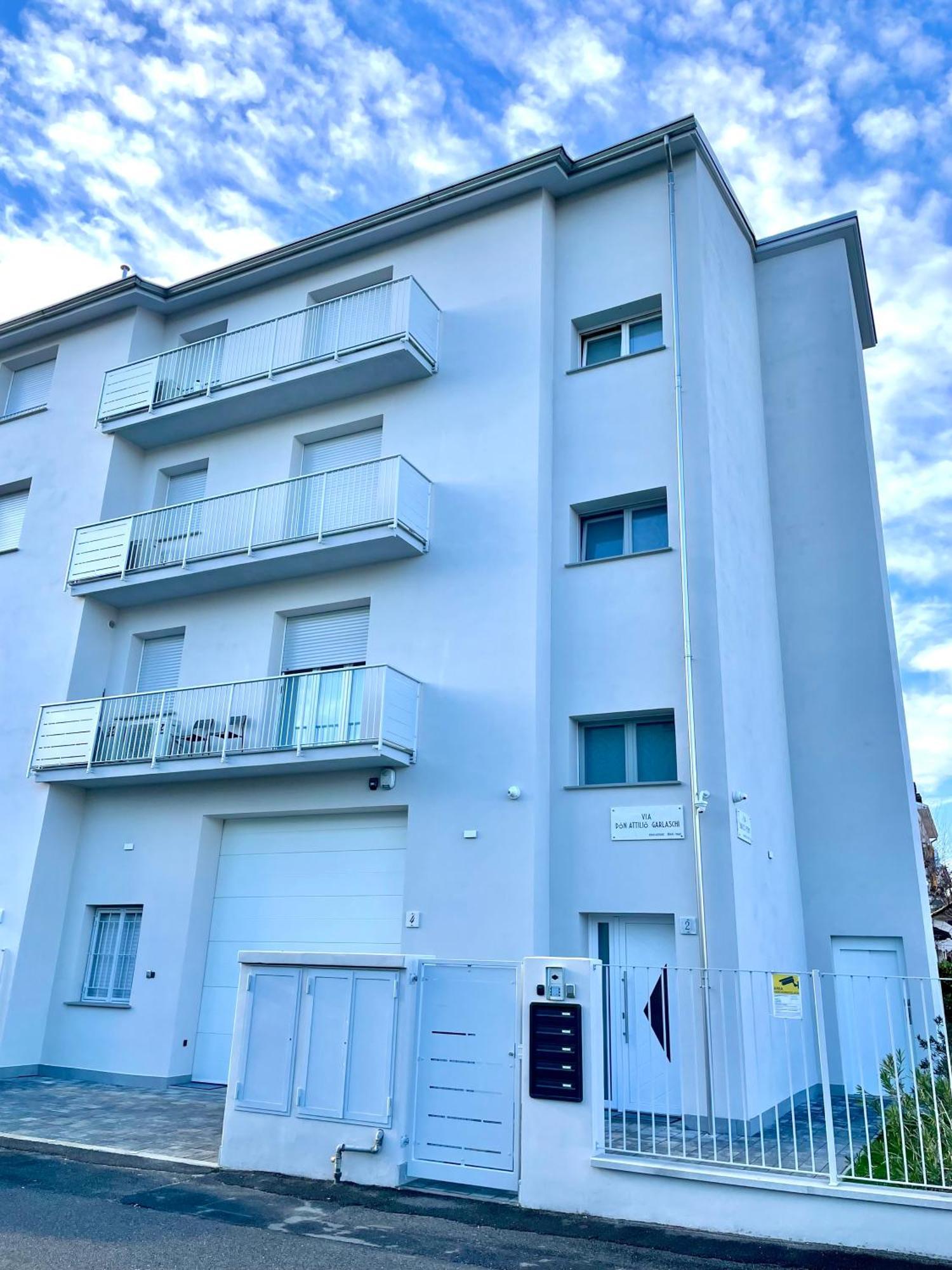 Donnino Apartments Fidenza Bagian luar foto
