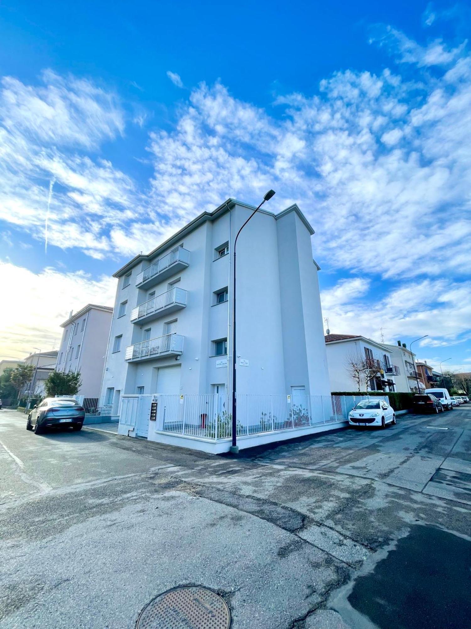 Donnino Apartments Fidenza Bagian luar foto